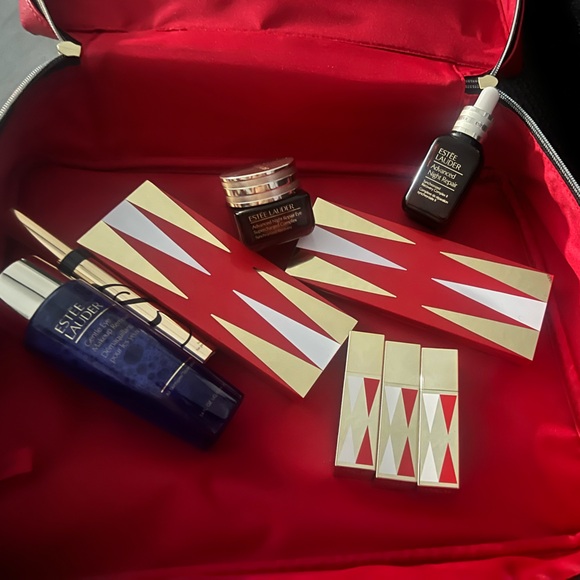 Estee Lauder Red and Gold Beauty Block Buster Collection - Picture 1 of 9